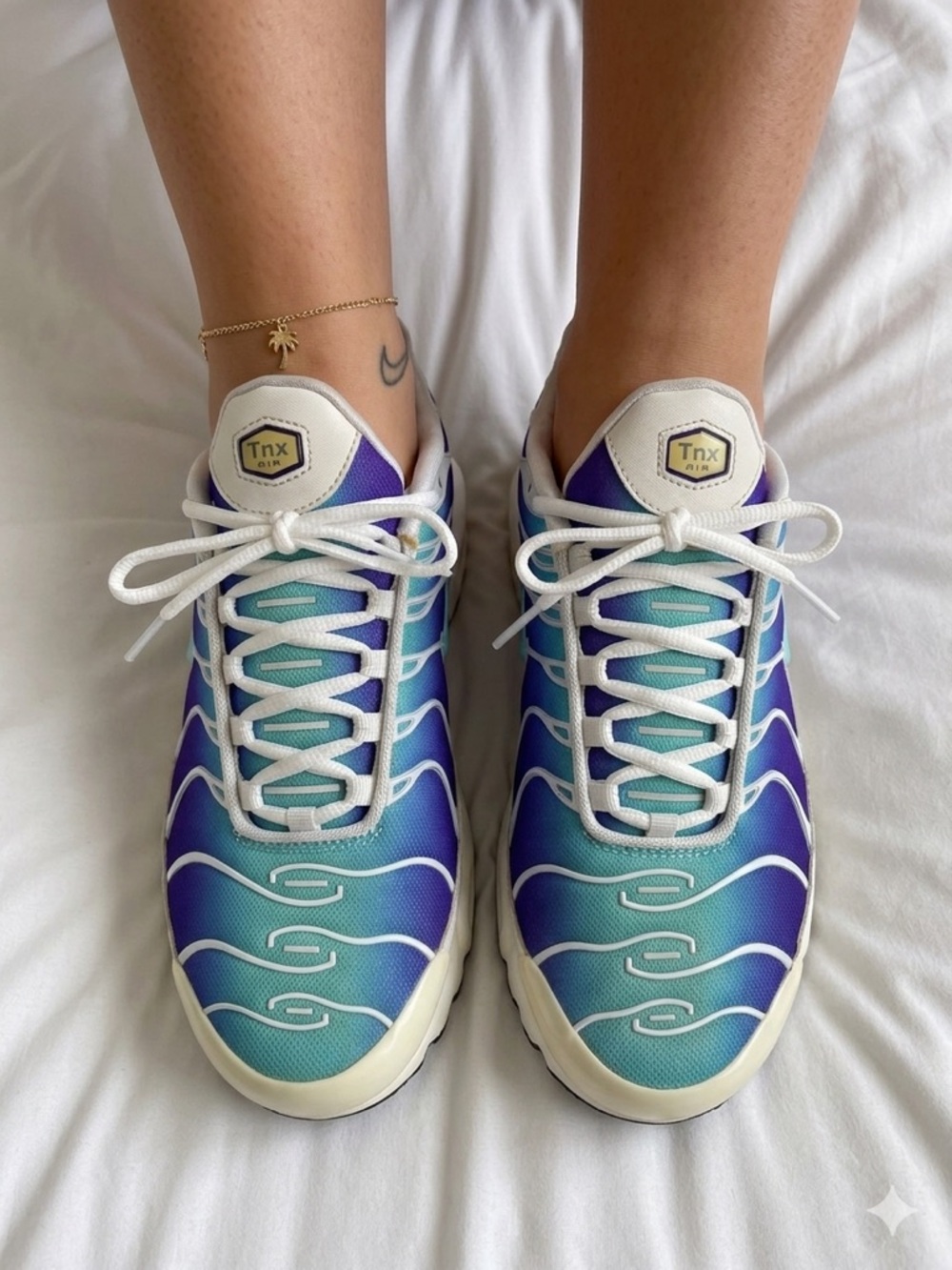 NIKE Air Max Plus Gradient Blue-Green Athletic Sneakers Size 7.5